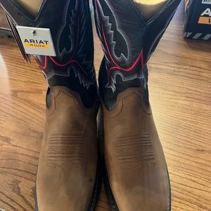 Mens Ariat Workhog XT boots 13EE. Brand New!.
